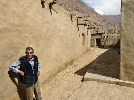 Na cestě z Chorogu do Iškašimu, návštěva u Pamírců (8)